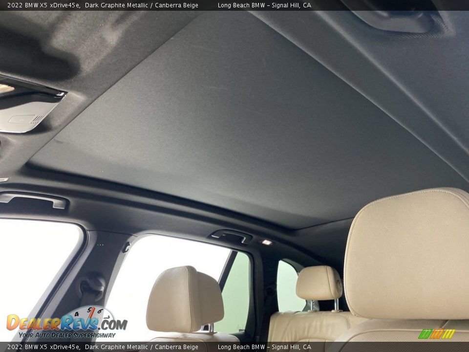 Sunroof of 2022 BMW X5 xDrive45e Photo #30