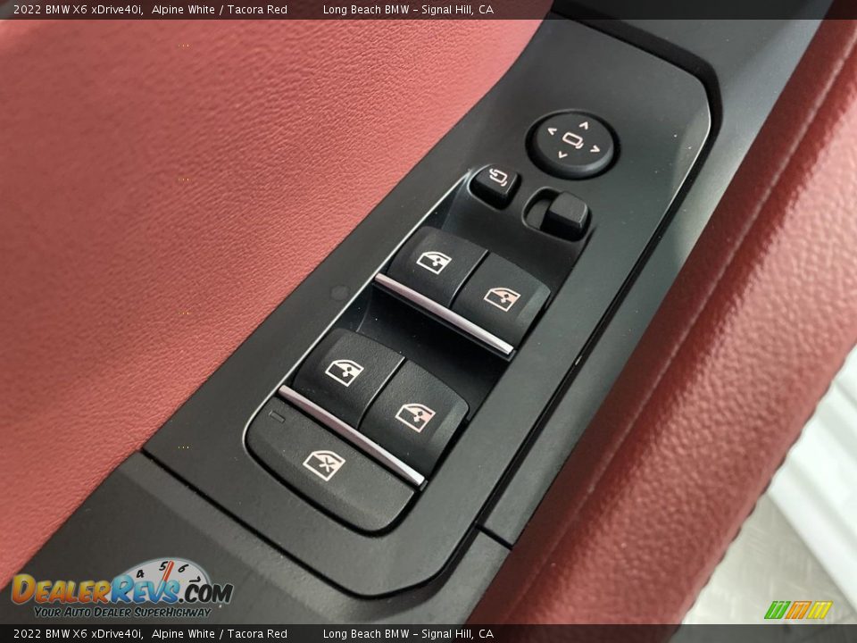 Door Panel of 2022 BMW X6 xDrive40i Photo #13