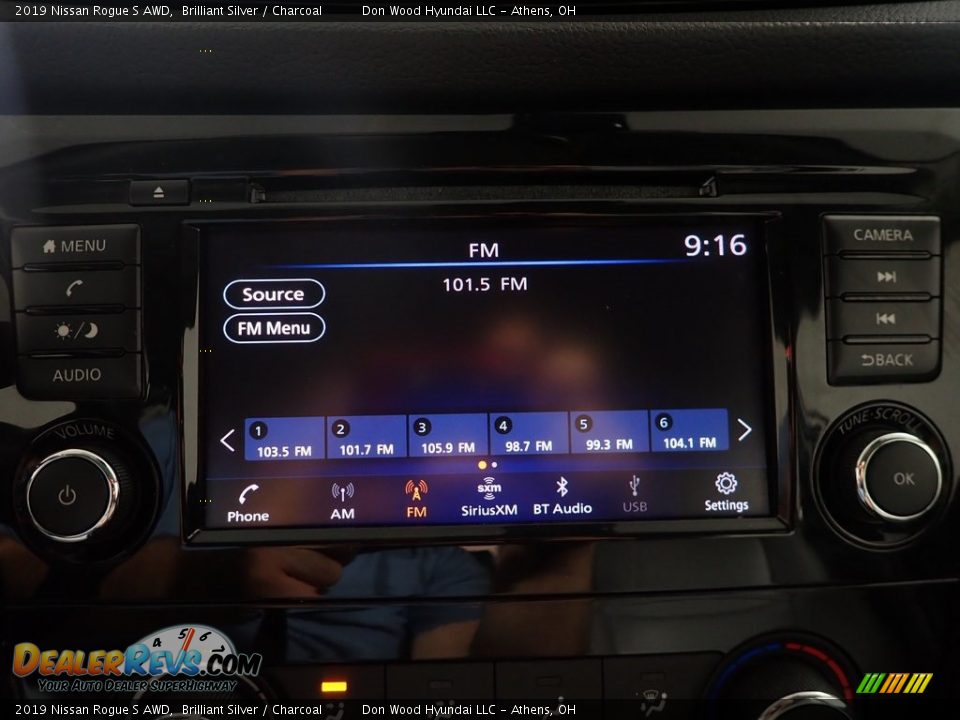 Controls of 2019 Nissan Rogue S AWD Photo #20