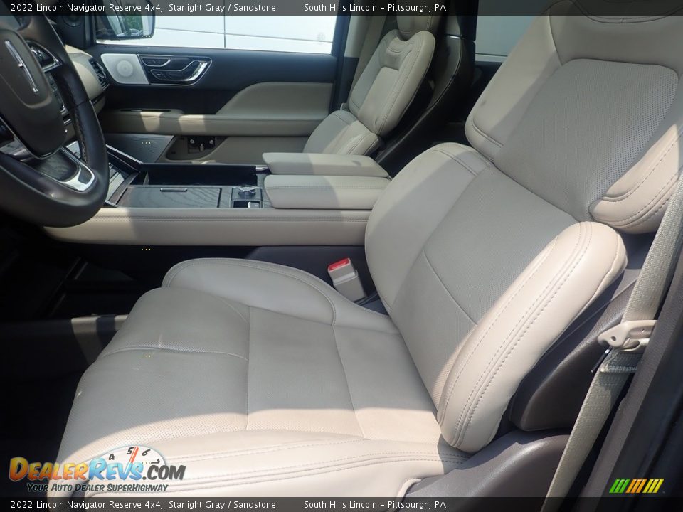 Front Seat of 2022 Lincoln Navigator Reserve 4x4 Photo #15