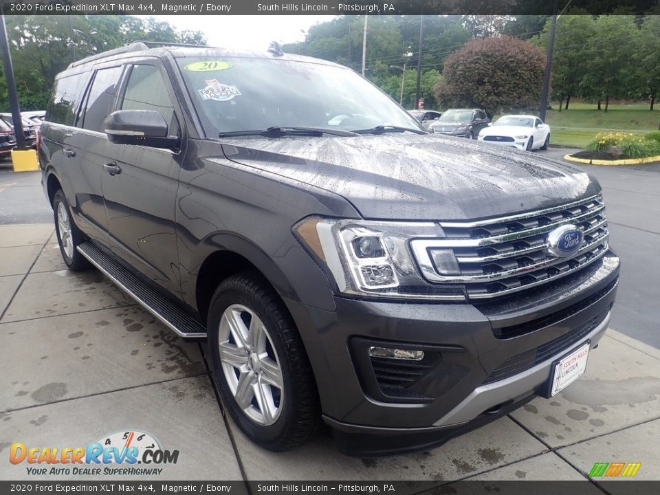 Front 3/4 View of 2020 Ford Expedition XLT Max 4x4 Photo #8