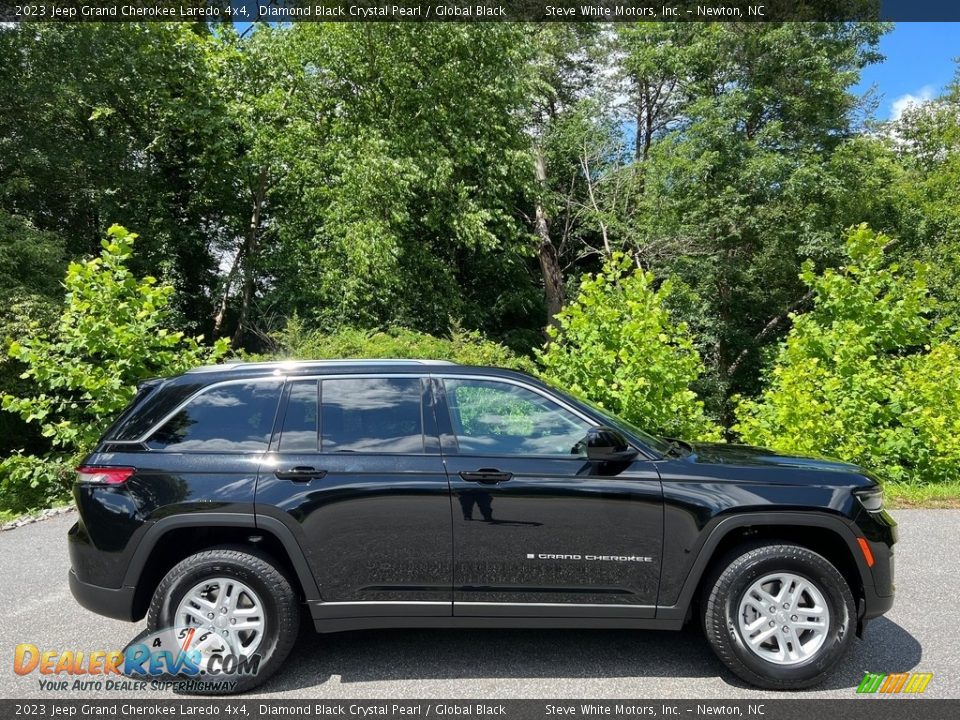 Diamond Black Crystal Pearl 2023 Jeep Grand Cherokee Laredo 4x4 Photo #5