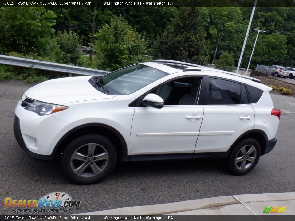 2015 Toyota RAV4 XLE AWD Super White / Ash Photo #12