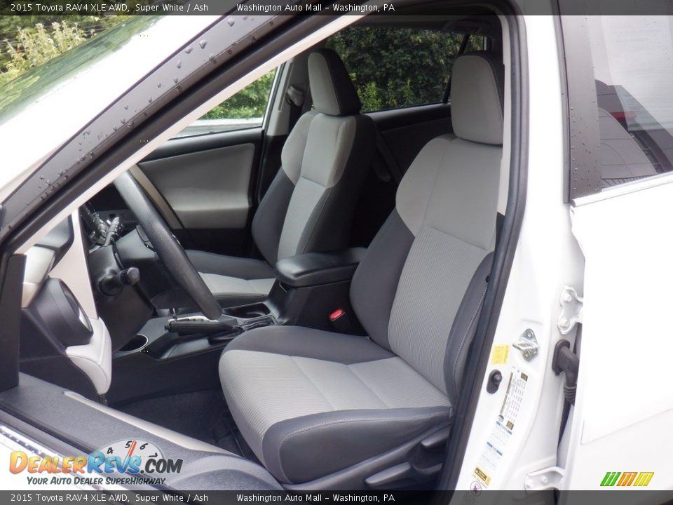 2015 Toyota RAV4 XLE AWD Super White / Ash Photo #22