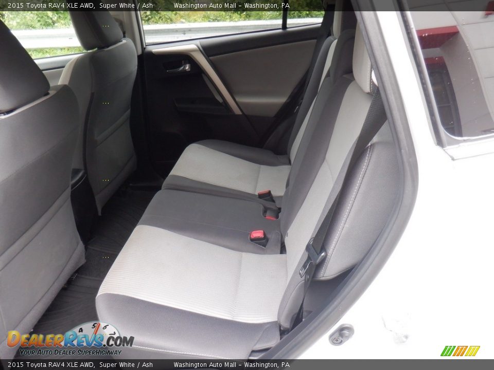 2015 Toyota RAV4 XLE AWD Super White / Ash Photo #26