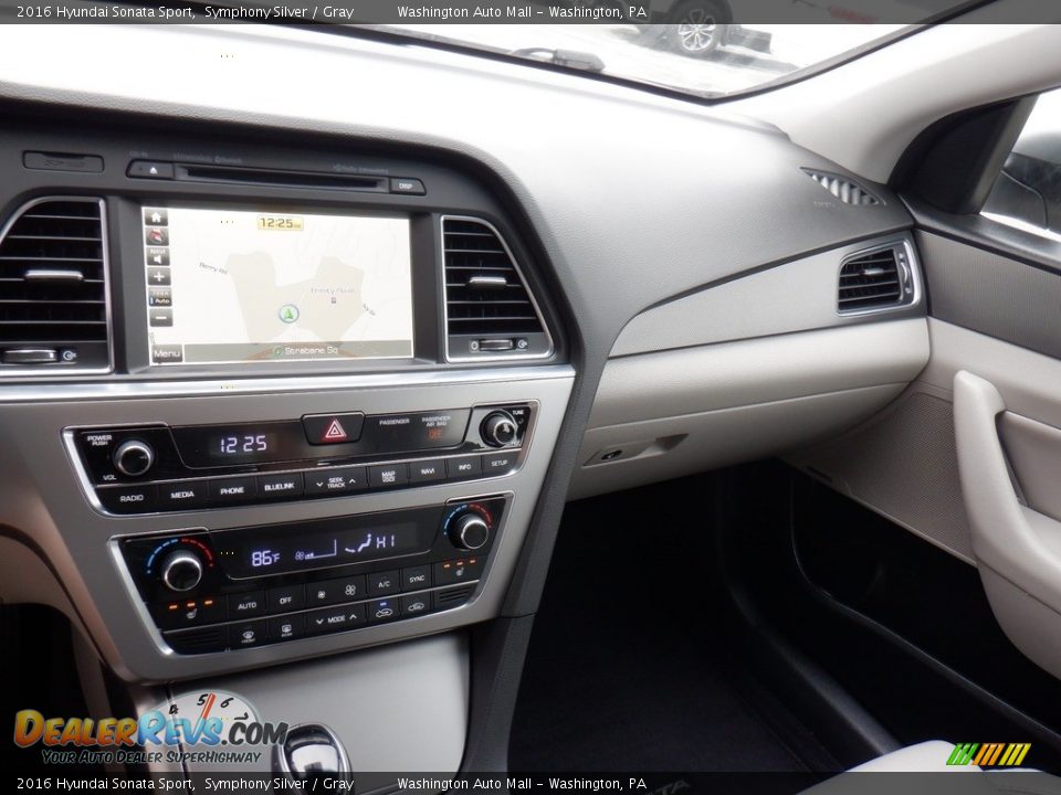 2016 Hyundai Sonata Sport Symphony Silver / Gray Photo #22