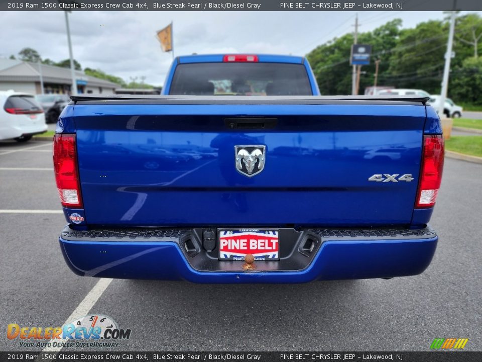 2019 Ram 1500 Classic Express Crew Cab 4x4 Blue Streak Pearl / Black/Diesel Gray Photo #15