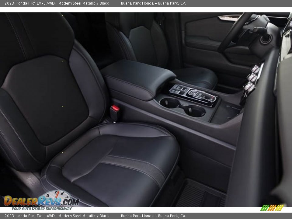 2023 Honda Pilot EX-L AWD Modern Steel Metallic / Black Photo #29