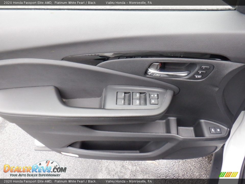 Door Panel of 2020 Honda Passport Elite AWD Photo #11