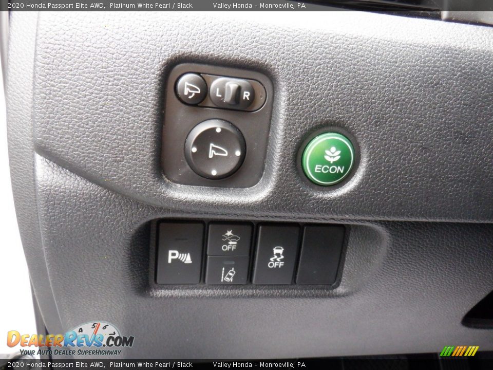 Controls of 2020 Honda Passport Elite AWD Photo #14
