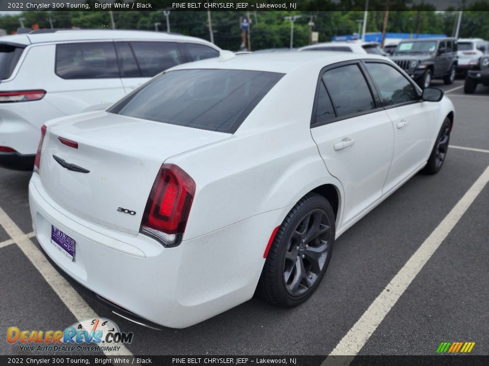 2022 Chrysler 300 Touring Bright White / Black Photo #4