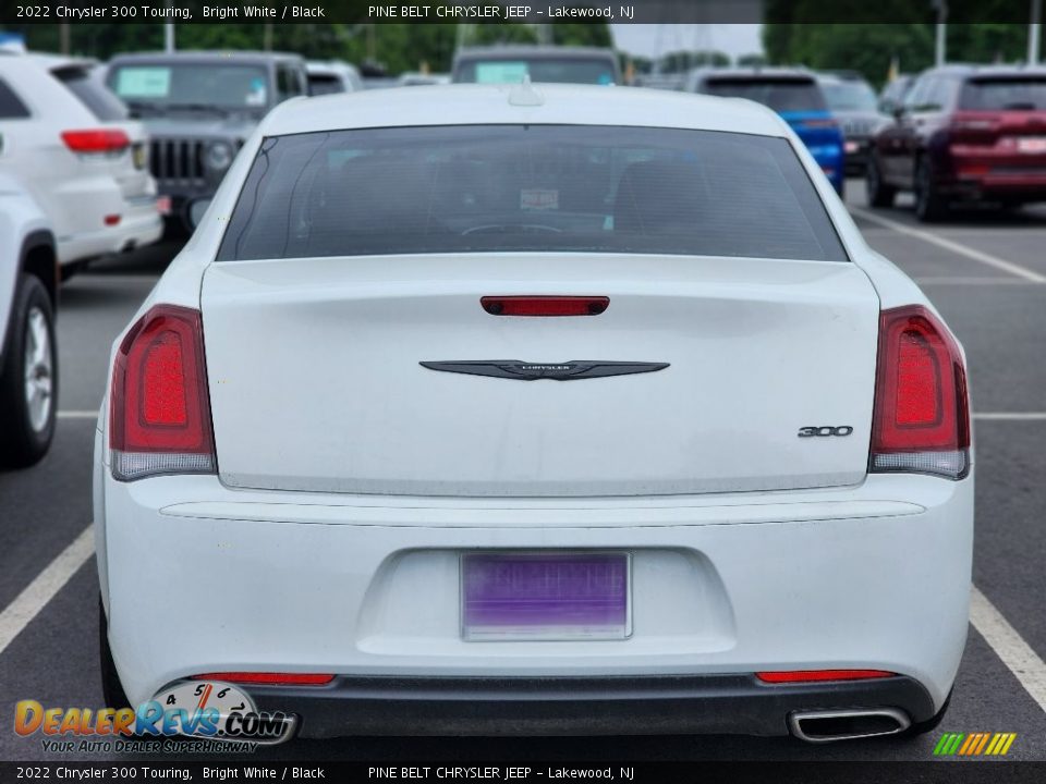 2022 Chrysler 300 Touring Bright White / Black Photo #6