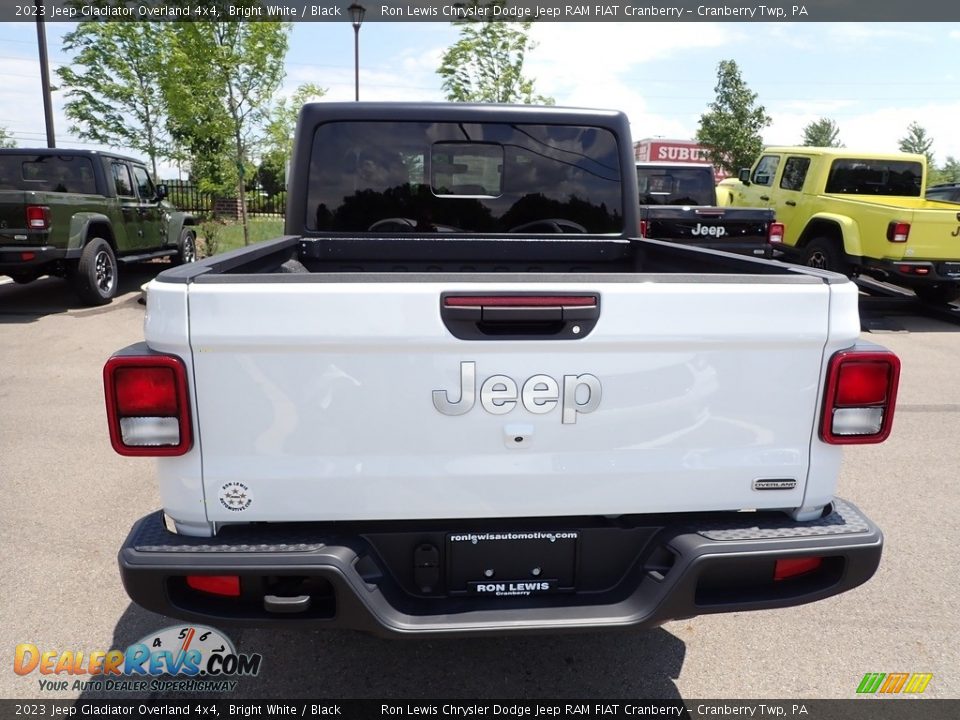 2023 Jeep Gladiator Overland 4x4 Bright White / Black Photo #4