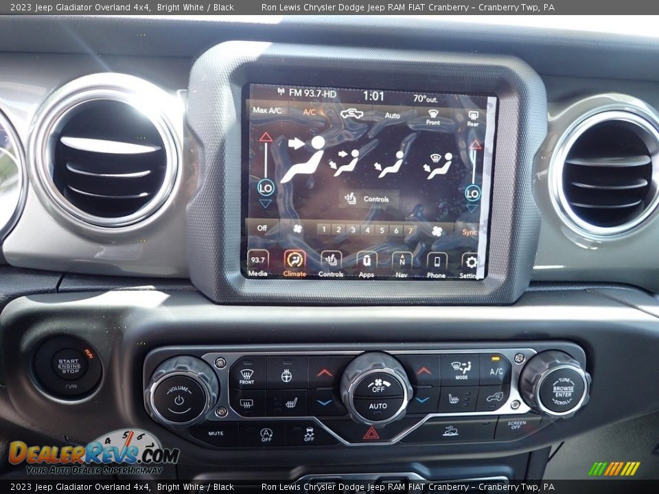 2023 Jeep Gladiator Overland 4x4 Bright White / Black Photo #17