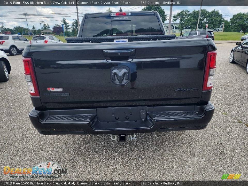 2019 Ram 1500 Big Horn Black Crew Cab 4x4 Diamond Black Crystal Pearl / Black Photo #4