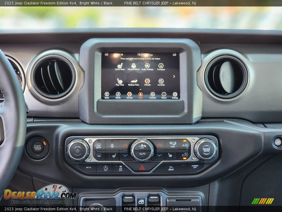 Controls of 2023 Jeep Gladiator Freedom Edition 4x4 Photo #13