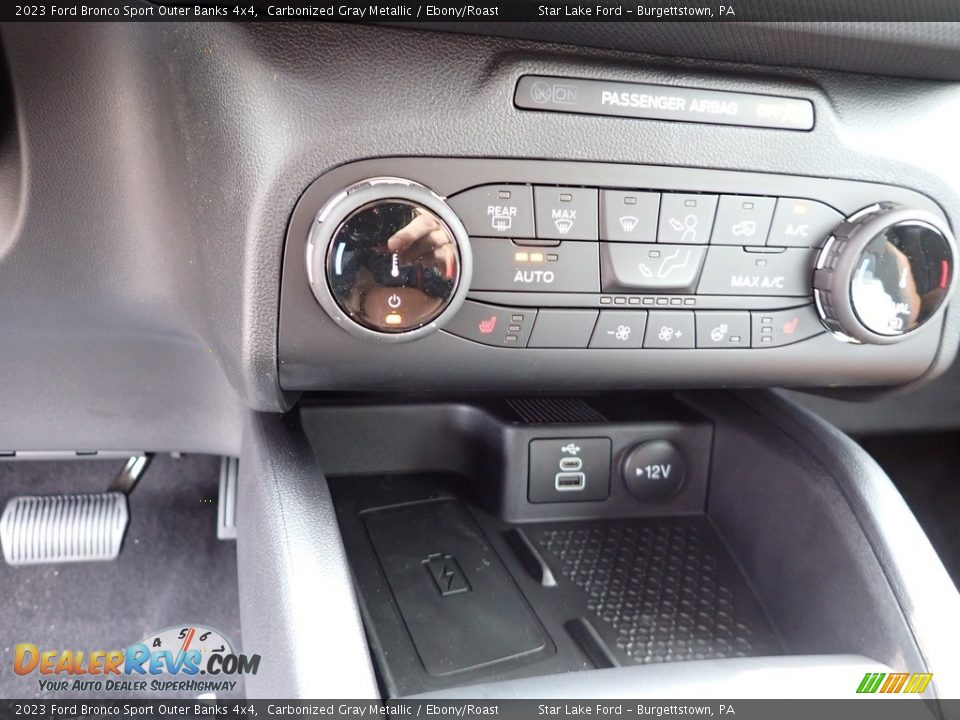 Controls of 2023 Ford Bronco Sport Outer Banks 4x4 Photo #19