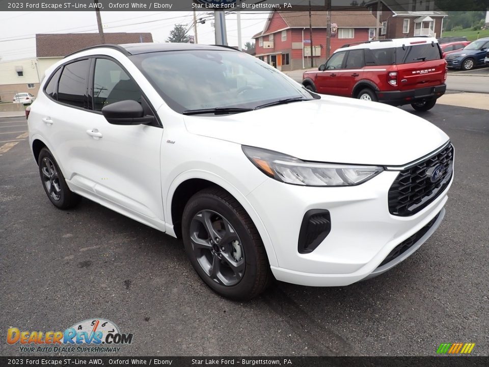 Front 3/4 View of 2023 Ford Escape ST-Line AWD Photo #7