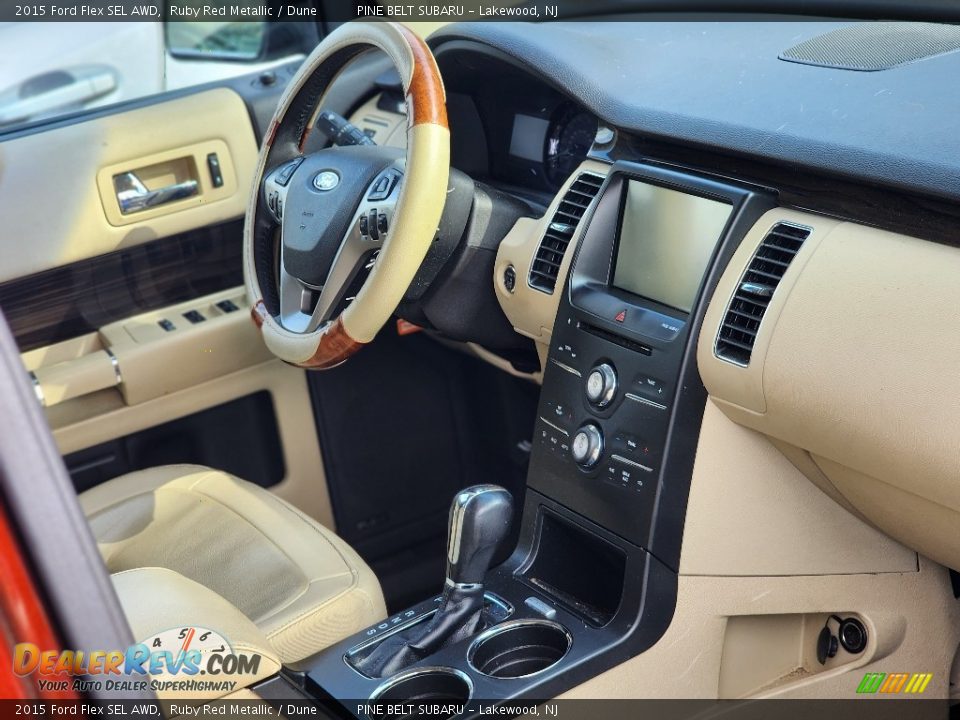 Front Seat of 2015 Ford Flex SEL AWD Photo #5