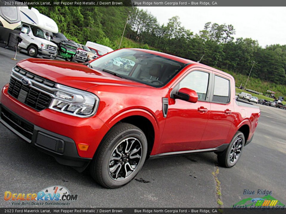 2023 Ford Maverick Lariat Hot Pepper Red Metallic / Desert Brown Photo #25