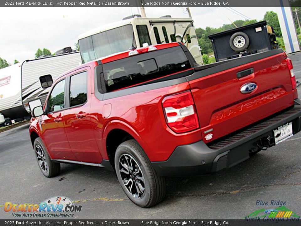 2023 Ford Maverick Lariat Hot Pepper Red Metallic / Desert Brown Photo #28