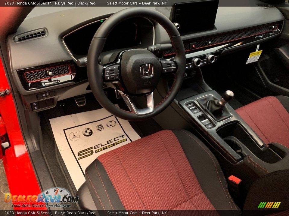Front Seat of 2023 Honda Civic Si Sedan Photo #10