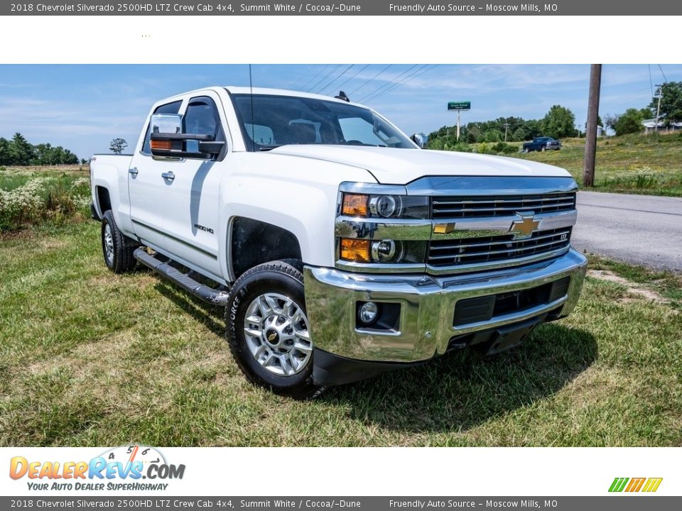 Front 3/4 View of 2018 Chevrolet Silverado 2500HD LTZ Crew Cab 4x4 Photo #1