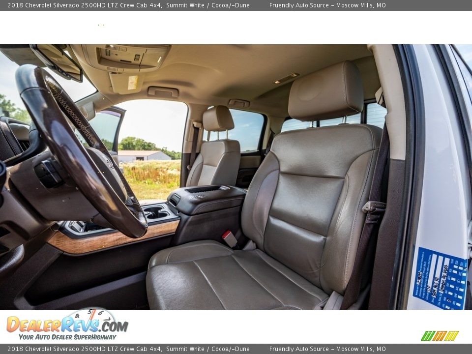 Front Seat of 2018 Chevrolet Silverado 2500HD LTZ Crew Cab 4x4 Photo #17