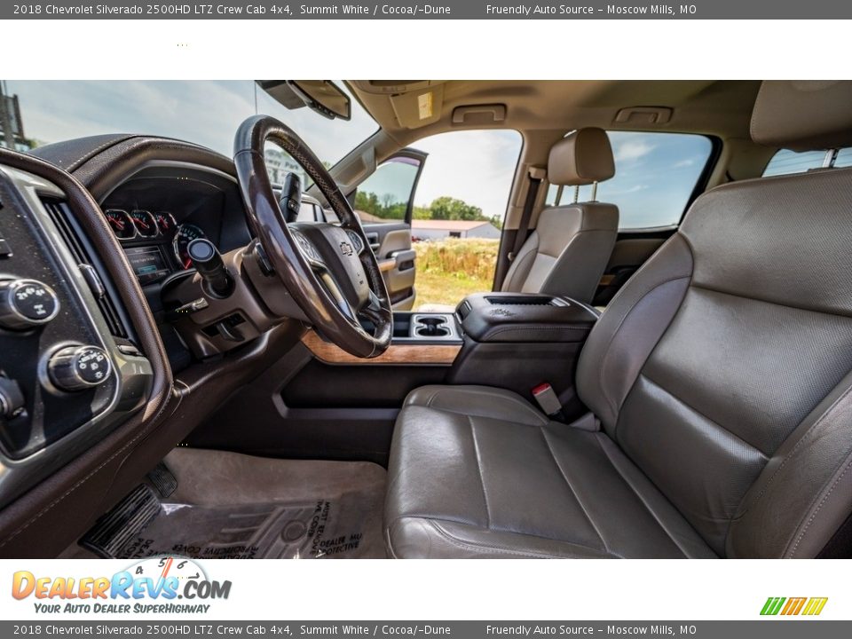 Front Seat of 2018 Chevrolet Silverado 2500HD LTZ Crew Cab 4x4 Photo #18