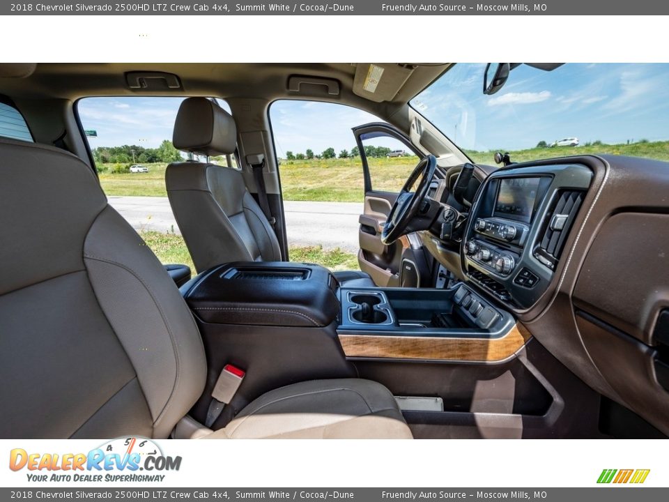 Front Seat of 2018 Chevrolet Silverado 2500HD LTZ Crew Cab 4x4 Photo #24
