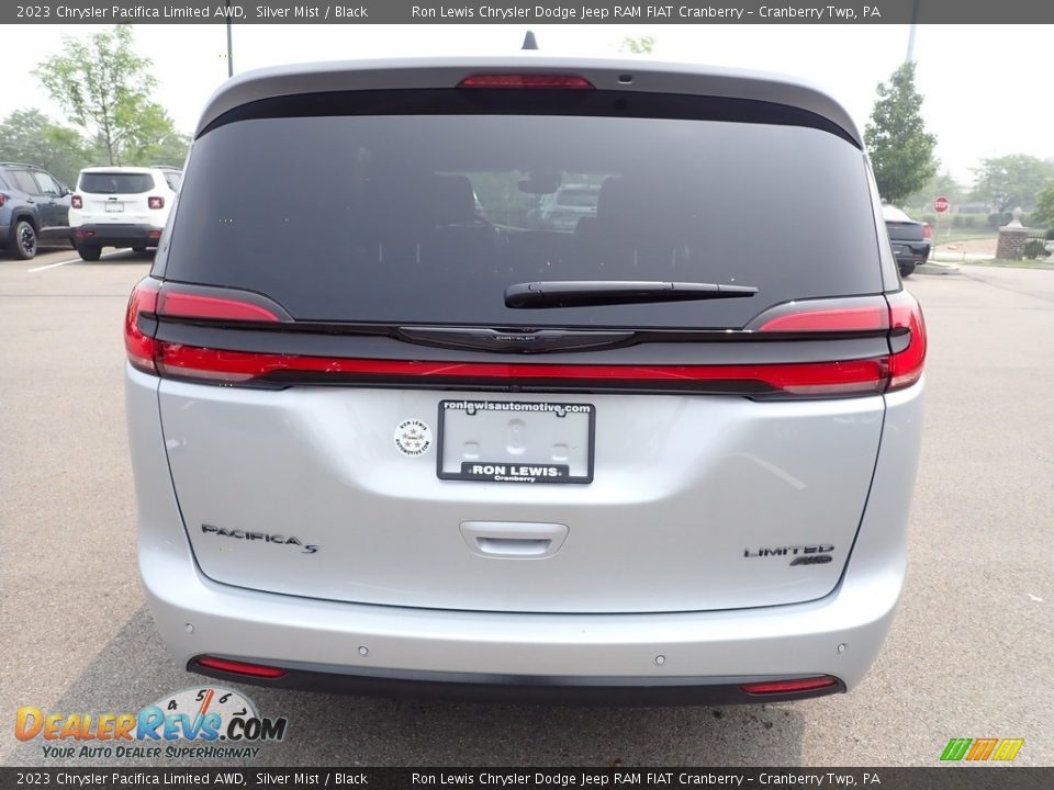 2023 Chrysler Pacifica Limited AWD Silver Mist / Black Photo #4