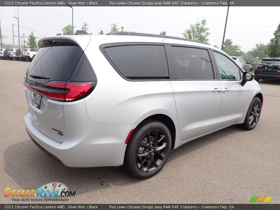2023 Chrysler Pacifica Limited AWD Silver Mist / Black Photo #5