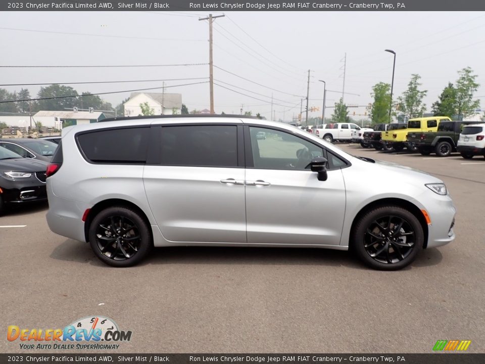 2023 Chrysler Pacifica Limited AWD Silver Mist / Black Photo #6