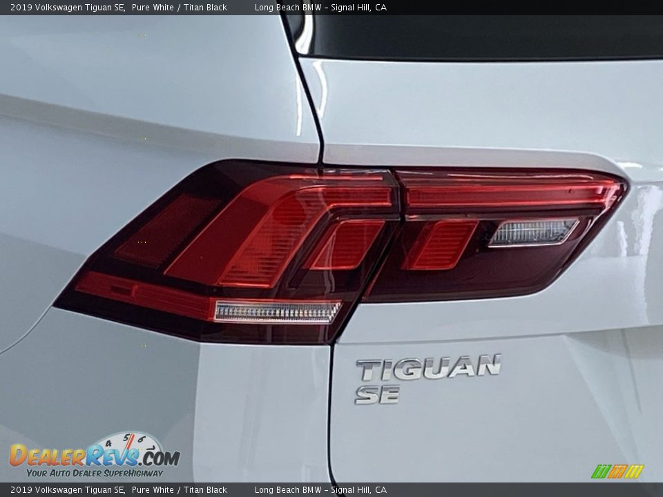 2019 Volkswagen Tiguan SE Logo Photo #8