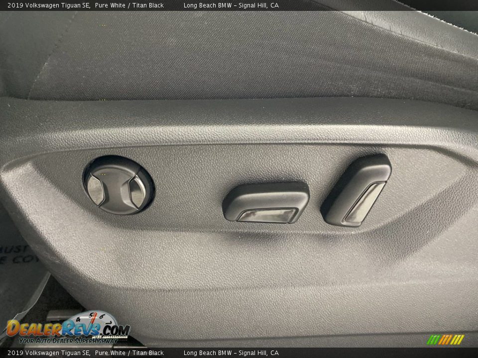 Controls of 2019 Volkswagen Tiguan SE Photo #14