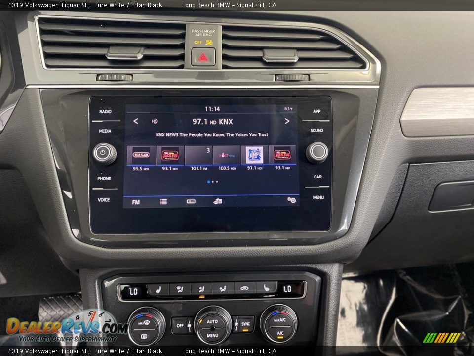 Controls of 2019 Volkswagen Tiguan SE Photo #22