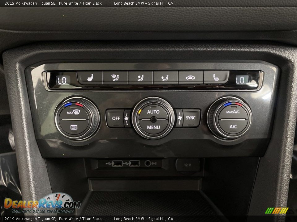 Controls of 2019 Volkswagen Tiguan SE Photo #26