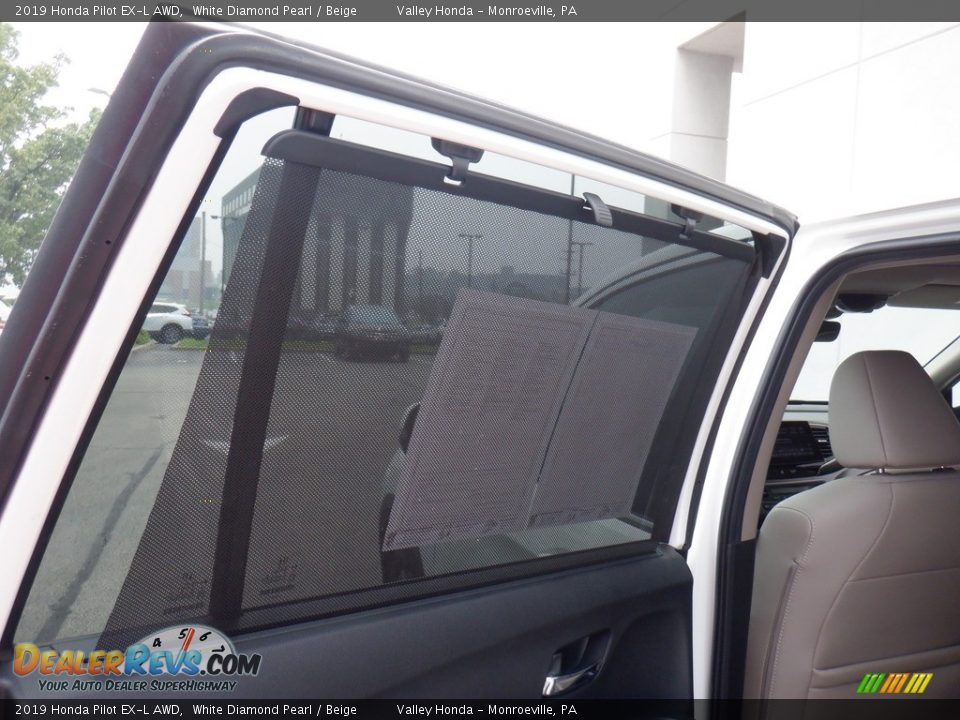 2019 Honda Pilot EX-L AWD White Diamond Pearl / Beige Photo #31