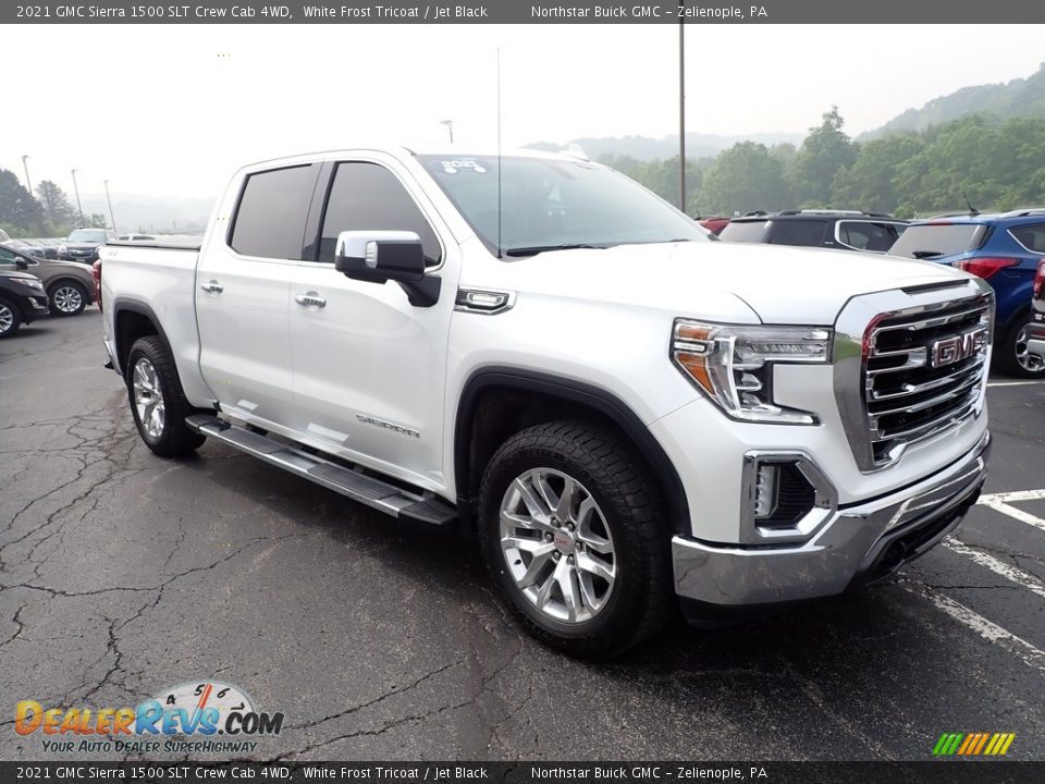 Front 3/4 View of 2021 GMC Sierra 1500 SLT Crew Cab 4WD Photo #9