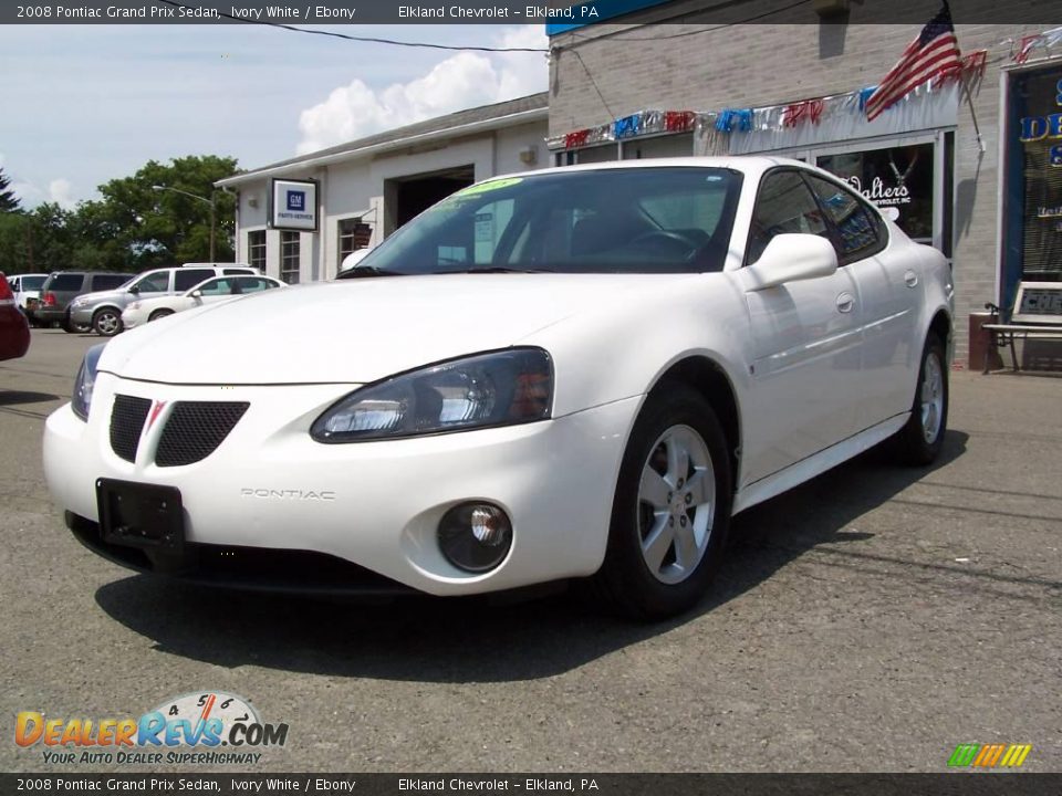 2008 Pontiac Grand Prix Sedan Ivory White / Ebony Photo #4