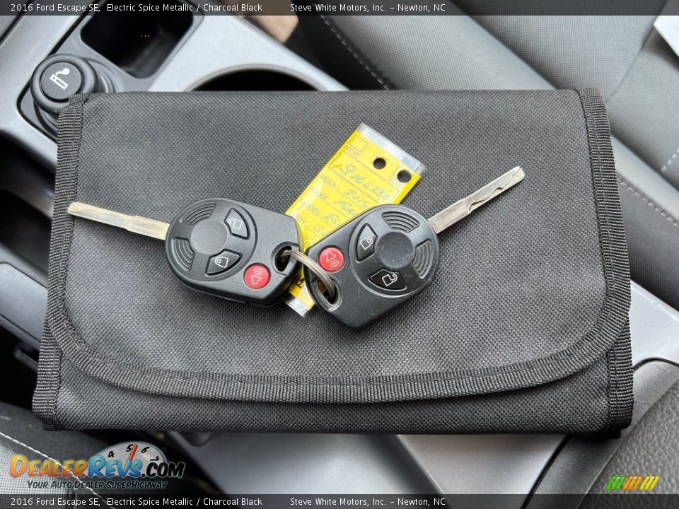 Keys of 2016 Ford Escape SE Photo #25