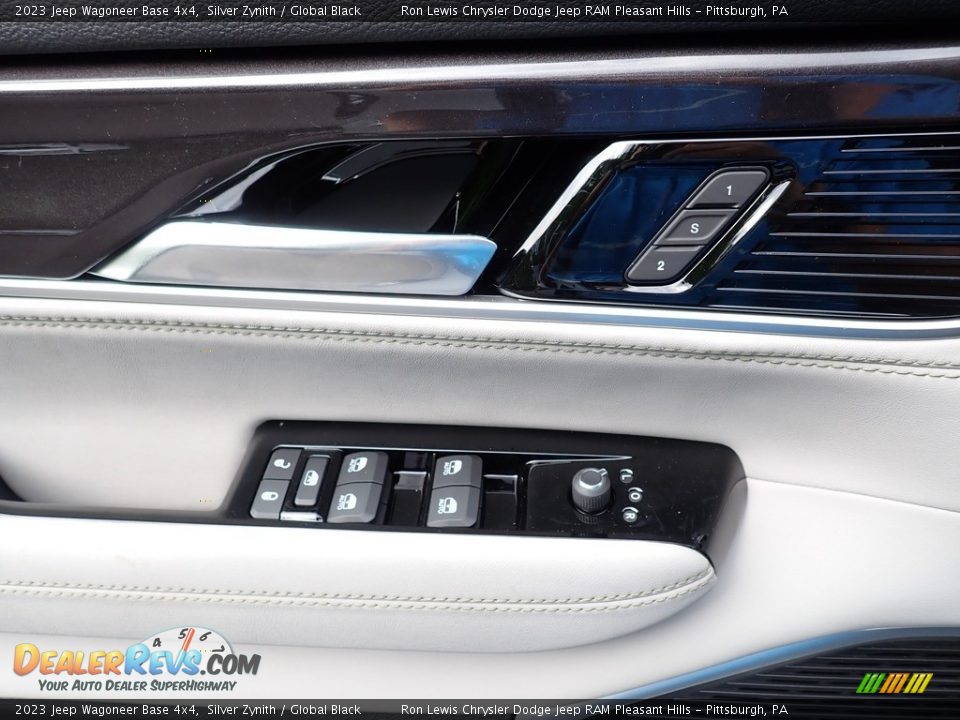 Door Panel of 2023 Jeep Wagoneer Base 4x4 Photo #14