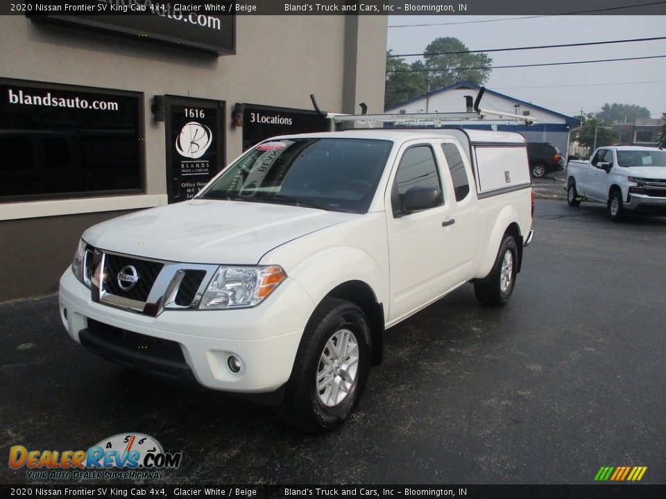 2020 Nissan Frontier SV King Cab 4x4 Glacier White / Beige Photo #2