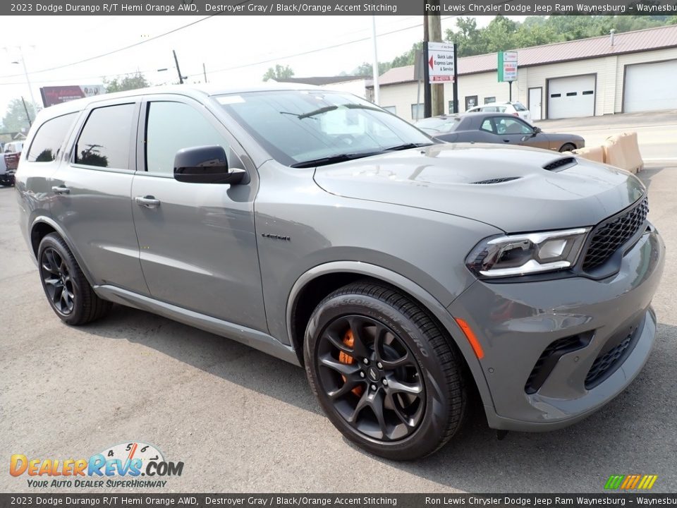 Front 3/4 View of 2023 Dodge Durango R/T Hemi Orange AWD Photo #8