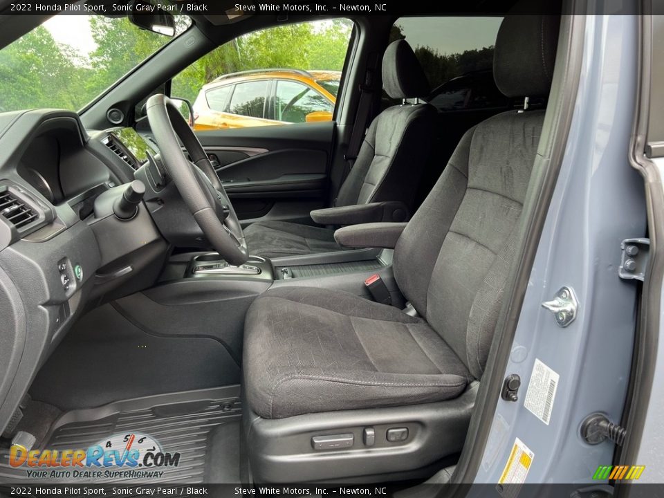 Front Seat of 2022 Honda Pilot Sport Photo #11