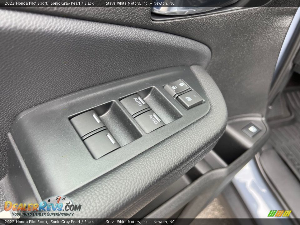 Door Panel of 2022 Honda Pilot Sport Photo #12