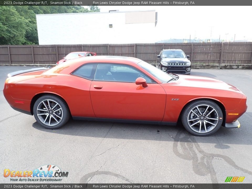 2023 Dodge Challenger R/T Sinamon Stick / Black Photo #7