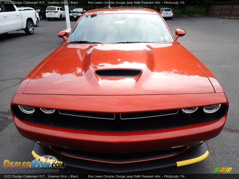 Sinamon Stick 2023 Dodge Challenger R/T Photo #9