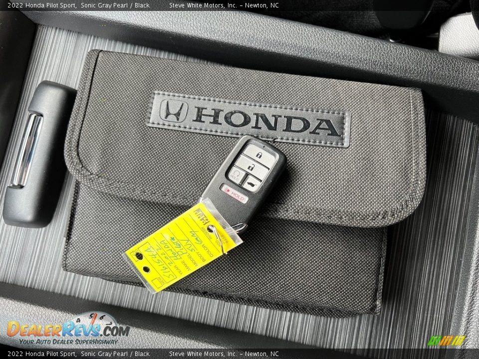 Keys of 2022 Honda Pilot Sport Photo #29