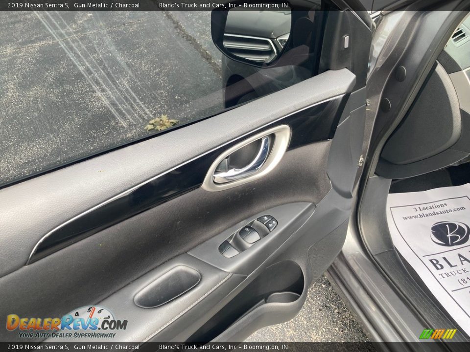 Door Panel of 2019 Nissan Sentra S Photo #10